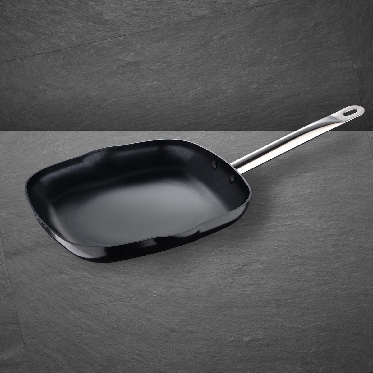 11" Black Cast Aluminum Non Stick Griddle Pan U841
