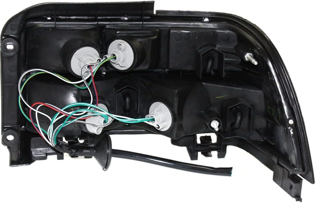 Driver Side Tail Light for Toyota Corolla 1996 1997 I80318