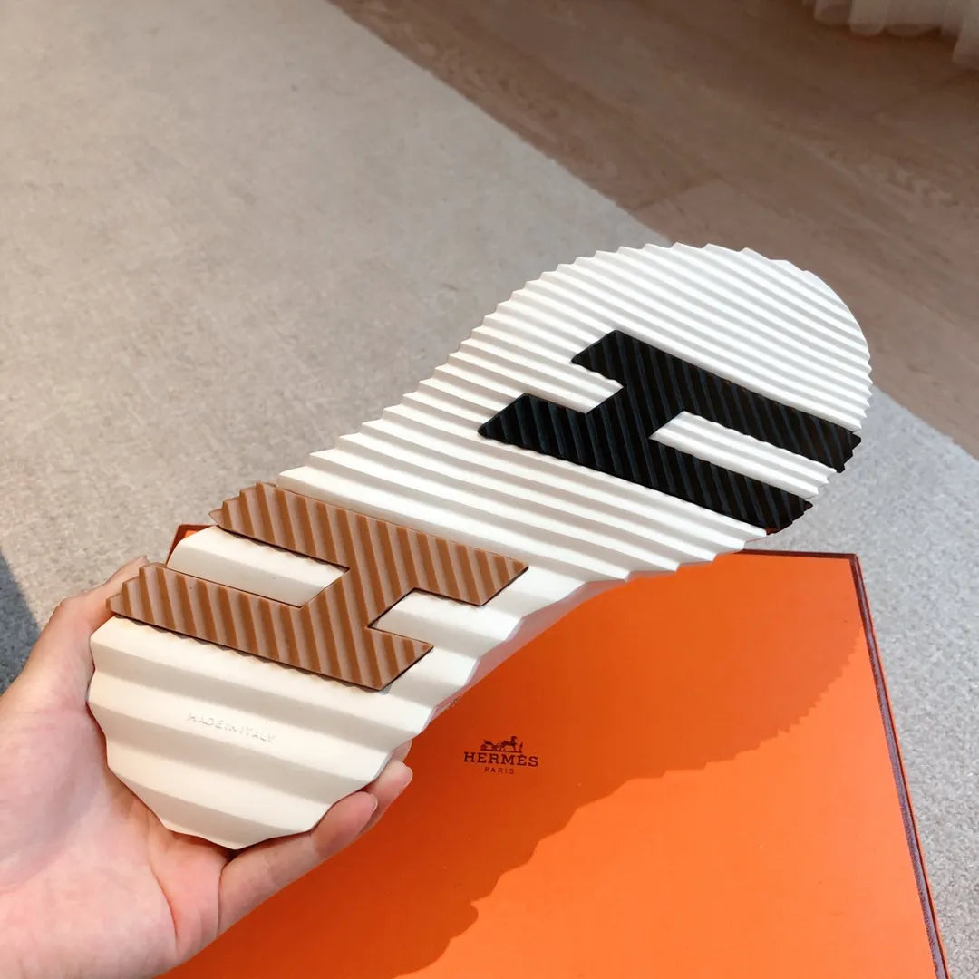 Sneakers E99819